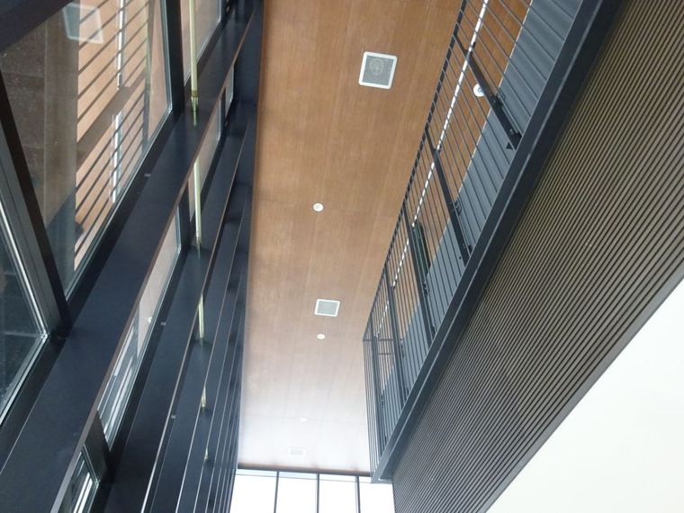七戸町総合アリーナ 様 の設置写真